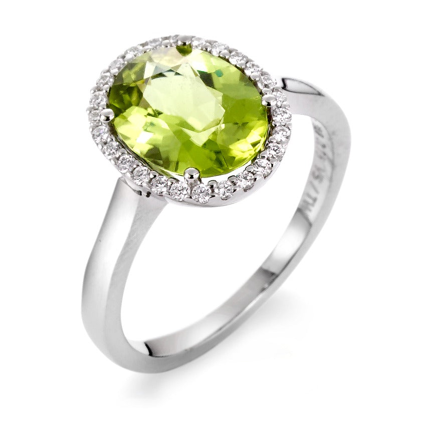 Finger ring 750/18 K vitguld Peridot grön, diamant 0.15 ct, 26 stenar, tw-vsi